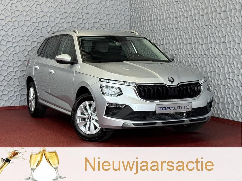 Grijs Gebruikt 2025 Skoda Kamiq Selection SUV | € 28.888 - Afbeelding 1/4