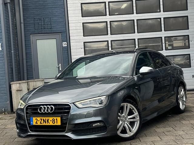 Grijs Gebruikt 2015 Audi A3 Ambition Sedan | € 12.995 (Eerlijke prijs) - Afbeelding 1/4
