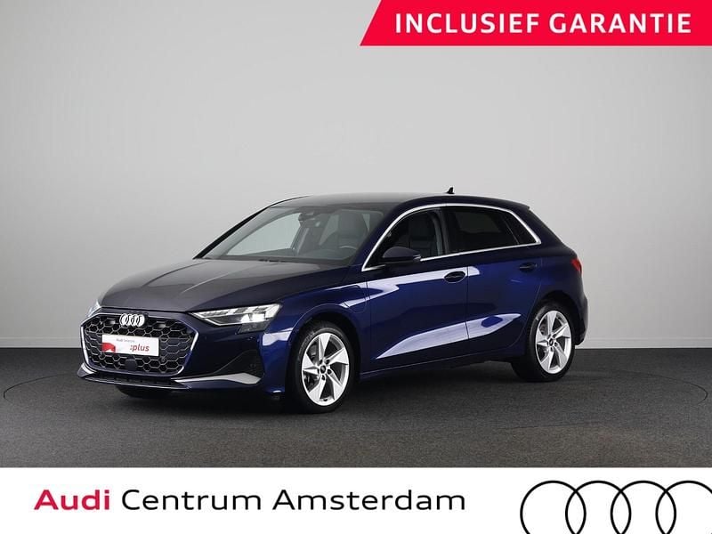 Blauw Occasion 2025 Audi A3 Sportback Advanced Hatchback | € 37.849 (Iets duurder) - Afbeelding 1/3