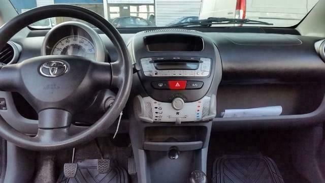 Occasion Toyota Aygo 68 PK (50 kW) 2009 Zilver Hatchback