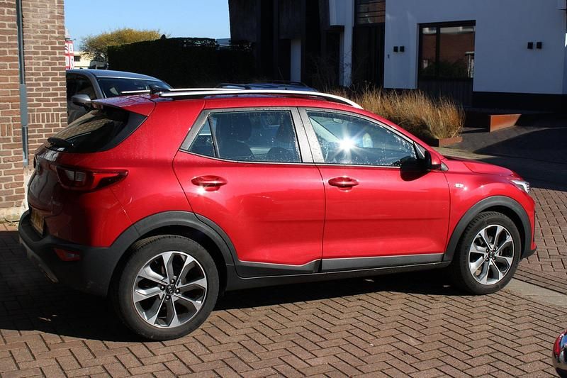 Occasion Kia Stonic 101 PK (74 kW) 2019 Rood SUV