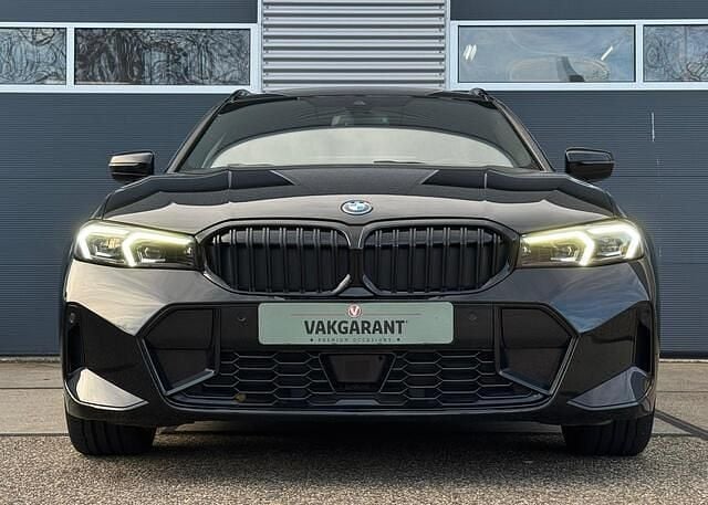 Occasion BMW 330 Executive 291 PK (214 kW) 2022 Zwart Stationwagen