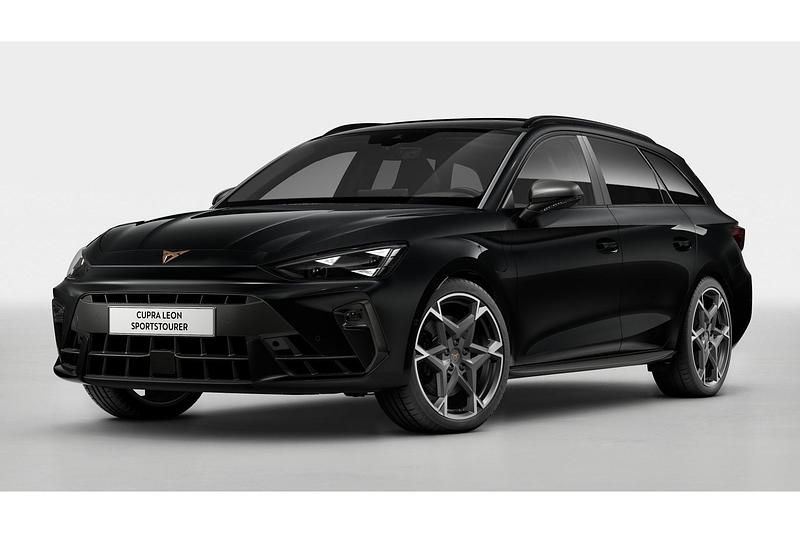 Midnight black Nieuw 2025 Cupra Leon VZ Stationwagen | € 51.767 (Duur) - Afbeelding 1/4