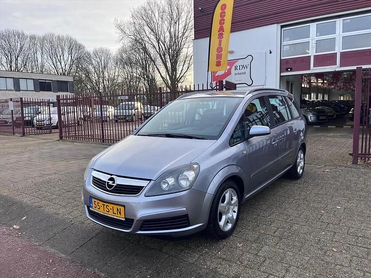 Grijs Gebruikt 2007 Opel Zafira Enjoy MPV | € 3.450 (Iets duurder) - Afbeelding 1/4