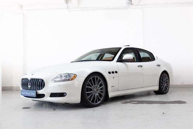 Wit, metallic lak Gebruikt 2009 Maserati Quattroporte Sedan | € 47.500 - Afbeelding 1/4