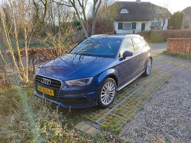 Blauw Gebruikt 2014 Audi A3 Hatchback | € 9.250 (Super prijs) - Afbeelding 1/4