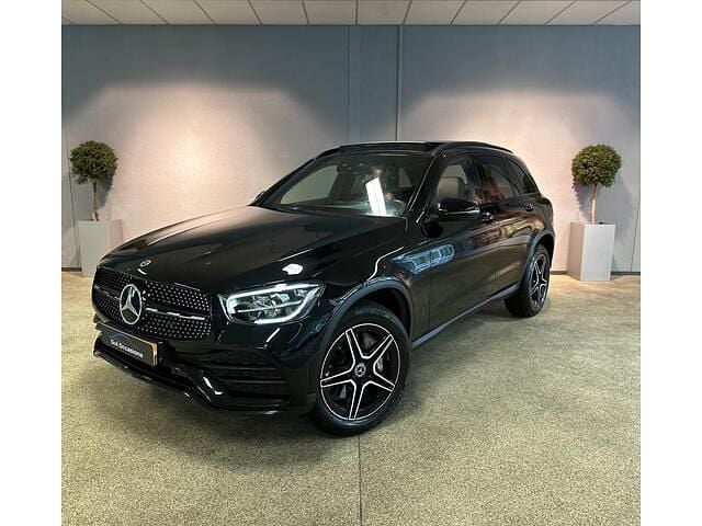 Zwart Gebruikt 2021 Mercedes GLC300 AMG SUV | € 46.950 (Eerlijke prijs) - Afbeelding 1/4