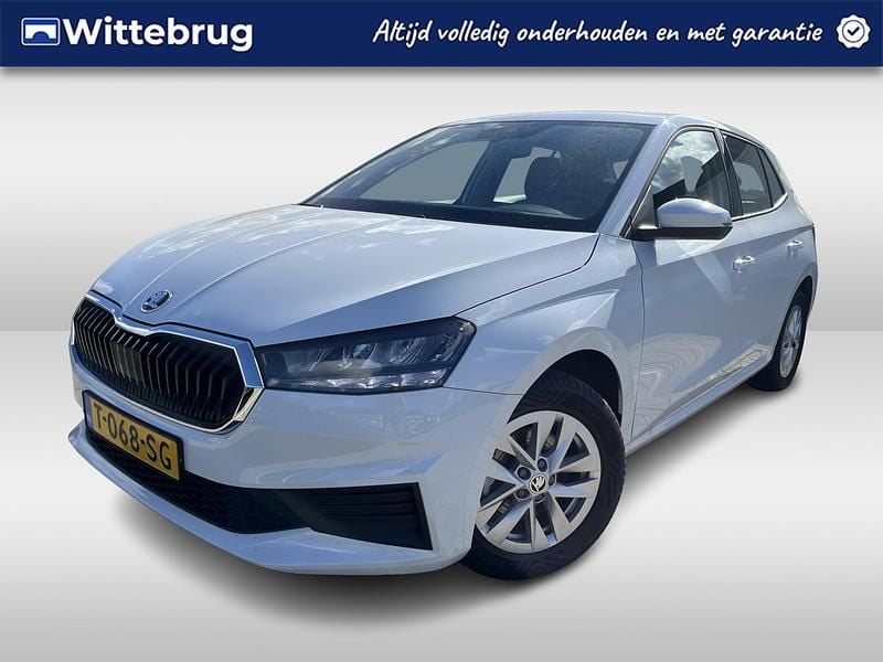 Wit Gebruikt 2023 Skoda Fabia Ambition Hatchback | € 20.450 (Eerlijke prijs) - Afbeelding 1/2