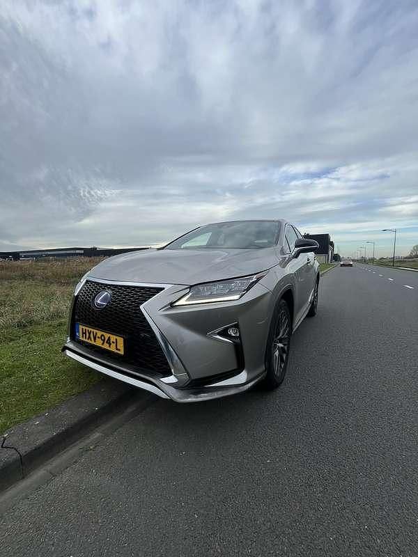 Grijs Occasion 2016 Lexus RX450h SUV | € 31.900 (Eerlijke prijs) - Afbeelding 1/4