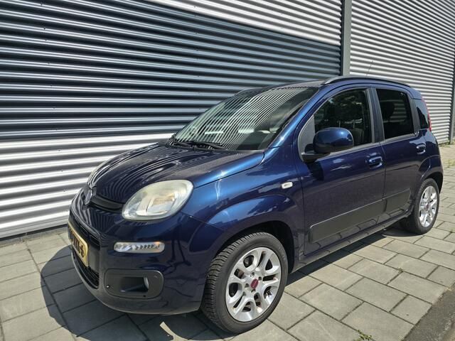 Blauw Gebruikt 2012 Fiat Panda Lounge Hatchback | € 3.349 (Eerlijke prijs) - Afbeelding 1/4