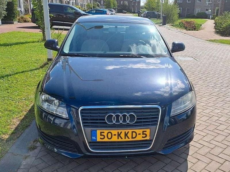 Blauw Gebruikt 2010 Audi A3 Stationwagen | € 4.500 (Eerlijke prijs) - Afbeelding 1/4