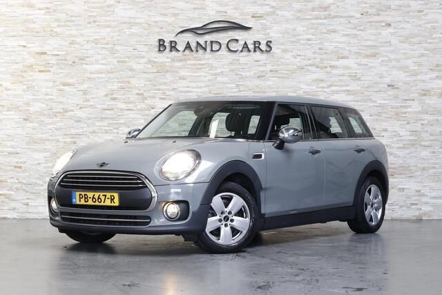 Grijs Gebruikt 2017 Mini One Clubman Business Stationwagen | € 9.999 (Goede deal) - Afbeelding 1/4