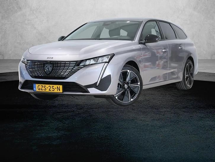 Grijs Gebruikt 2025 Peugeot e-308 SW Allure Stationwagen | € 32.920 (Eerlijke prijs) - Afbeelding 1/4