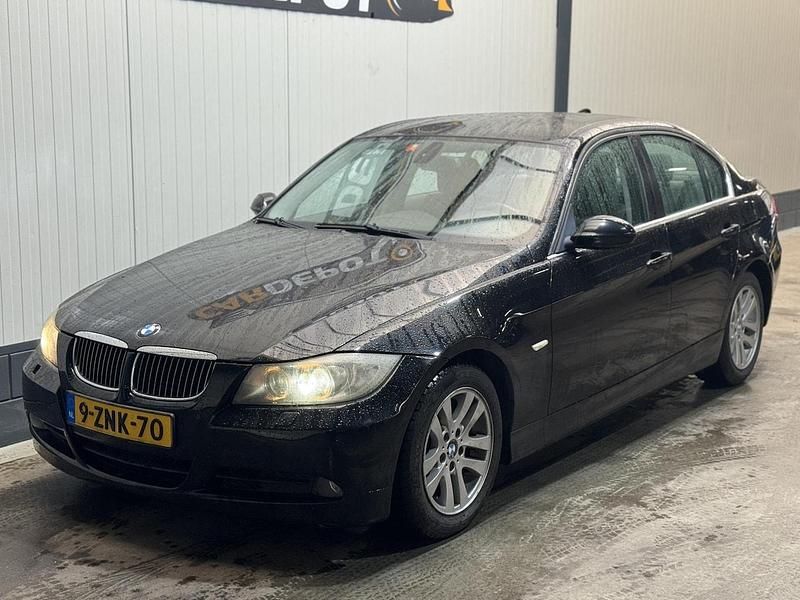 Zwart Occasion 2008 BMW 325 Executive Sedan | € 4.499 (Super prijs) - Afbeelding 1/4