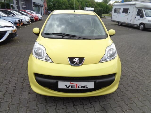Geel Gebruikt 2006 Peugeot 107 Filou Hatchback | € 2.250 (Eerlijke prijs) - Afbeelding 1/4