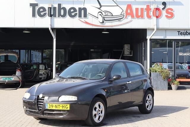Zwart Gebruikt 2004 Alfa Romeo 147 Hatchback | € 995 (Goede deal) - Afbeelding 1/4