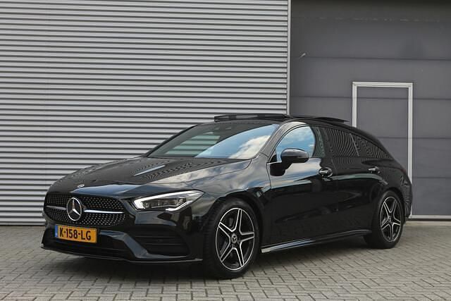 Zwart, metallic lak Gebruikt 2021 Mercedes CLA200 Shooting Brake Business Stationwagen | € 27.999 (Eerlijke prijs) - Afbeelding 1/4