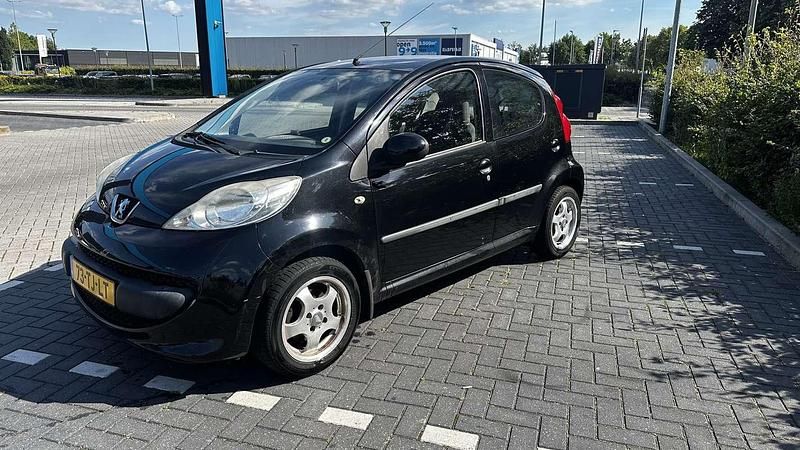 Zwart Gebruikt 2006 Peugeot 107 Hatchback | € 1.450 (Eerlijke prijs) - Afbeelding 1/4