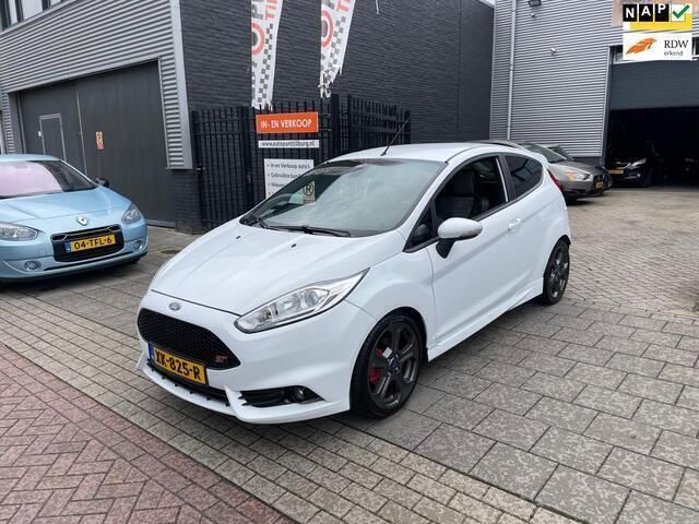 Wit Gebruikt 2014 Ford Fiesta Sport Hatchback | € 7.999 (Super prijs) - Afbeelding 1/4