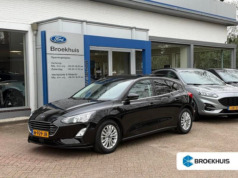 Zwart Gebruikt 2021 Ford Focus Business Edition Hatchback | € 18.445 (Eerlijke prijs) - Afbeelding 1/4