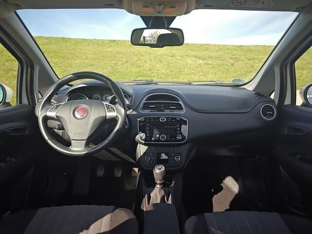 Occasion Fiat Punto More 101 PK (74 kW) 2018 Wit Hatchback