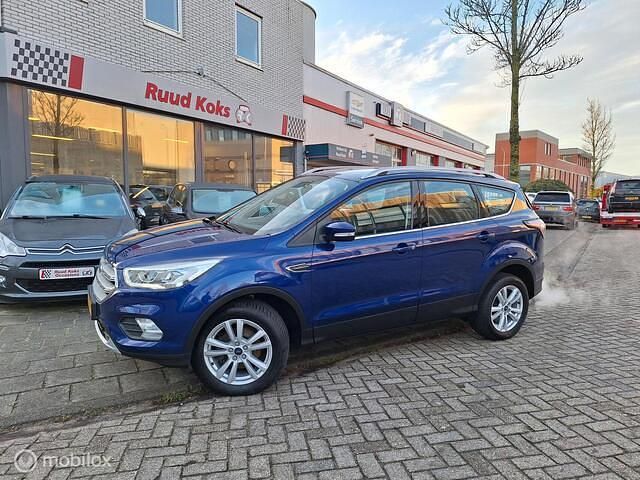 Blauw Occasion 2018 Ford Kuga Trend SUV | € 12.950 (Super prijs) - Afbeelding 1/4