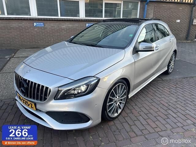 Grijs Gebruikt 2016 Mercedes A180 Ambition Hatchback | € 16.450 (Eerlijke prijs) - Afbeelding 1/4