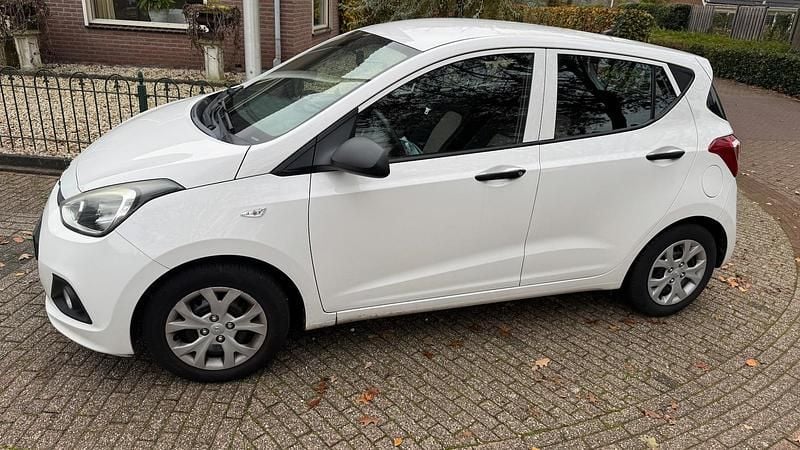 Wit Gebruikt 2014 Hyundai i10 Hatchback | € 5.500 (Goede deal) - Afbeelding 1/4