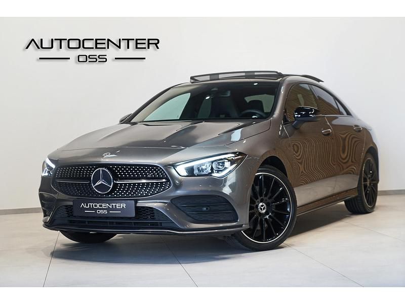 Grijs Gebruikt 2021 Mercedes CLA250 Sedan | € 33.945 - Afbeelding 1/4