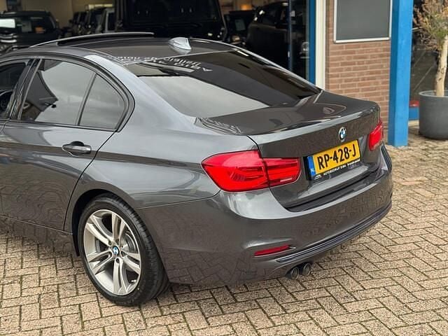 Occasion BMW 320 Executive 163 PK (119 kW) 2018 Grijs Sedan