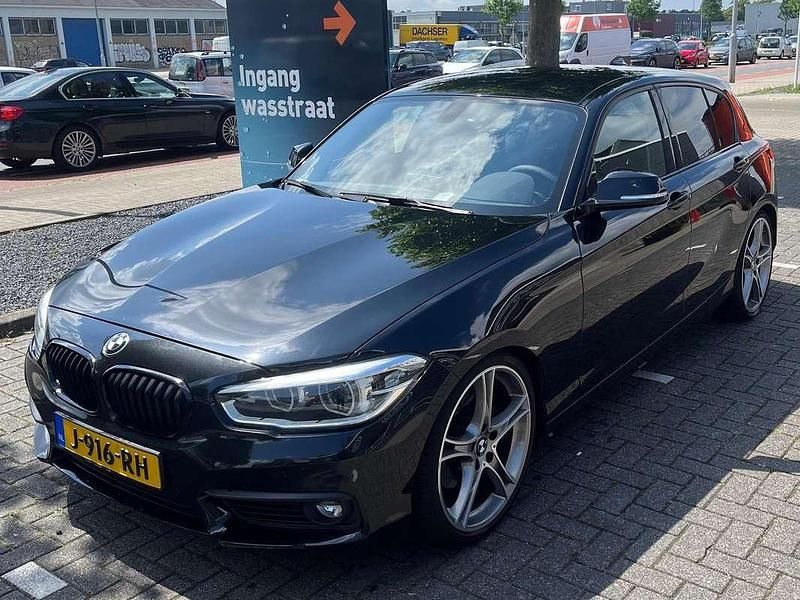 Zwart Gebruikt 2015 BMW 125 Sport Line Hatchback | € 17.500 - Afbeelding 1/4