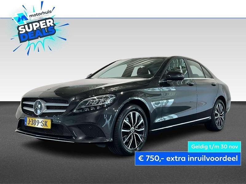 Grijs Gebruikt 2020 Mercedes C180 Business Sedan | € 26.945 (Goede deal) - Afbeelding 1/4