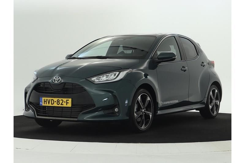 Groen Gebruikt 2025 Toyota Yaris Hybrid Executive Hatchback | € 33.700 (Duur) - Afbeelding 1/1