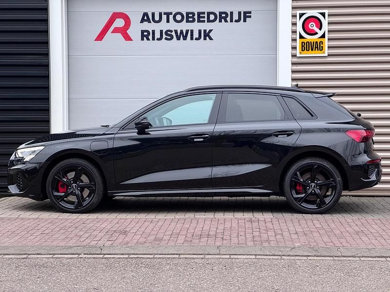 Occasion Audi A3 Sportback e-tron Competition 2026 Zwart Hatchback