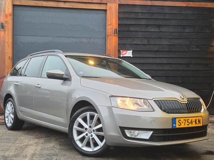Occasion 2016 Skoda Octavia Stationwagen | € 8.250 (Eerlijke prijs) - Afbeelding 1/4