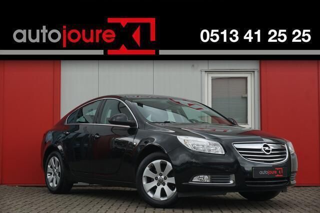 Zwart Gebruikt 2010 Opel Insignia Edition Hatchback | € 5.950 (Eerlijke prijs) - Afbeelding 1/4