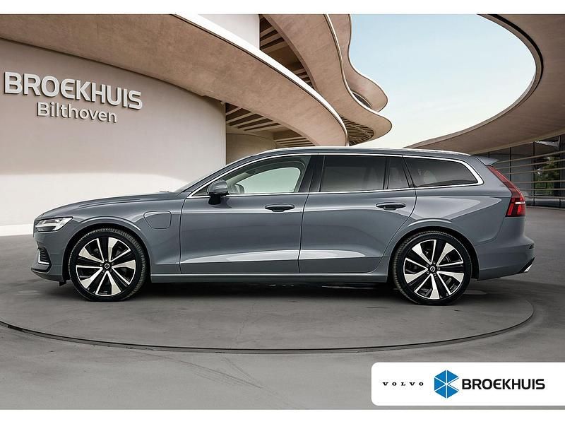 Grijs Occasion 2026 Volvo V60 Plus Stationwagen | € 37.895 (Super prijs) - Afbeelding 1/4