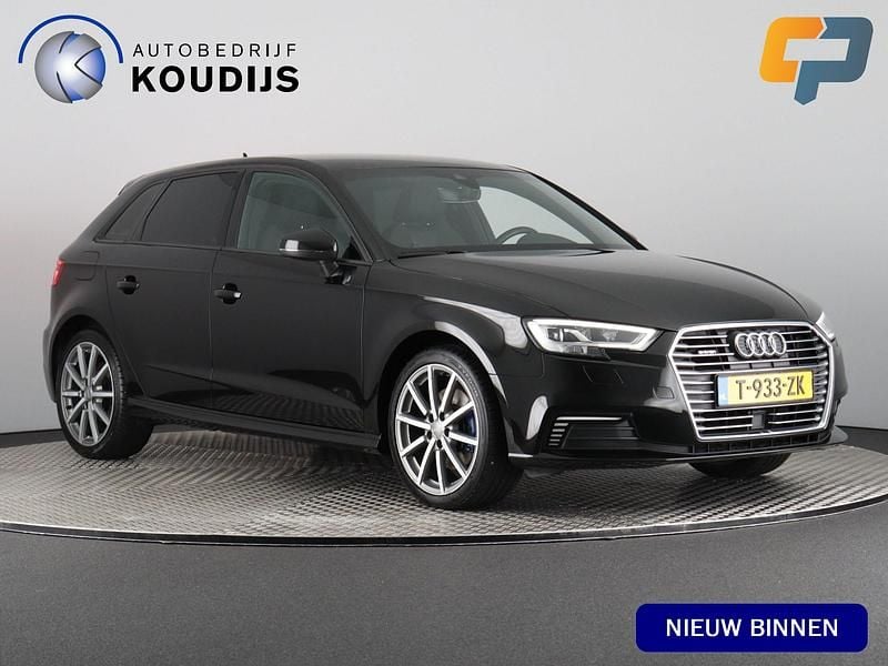Zwart Gebruikt 2020 Audi A3 Sportback e-tron S-Line Sedan | € 20.990 (Super prijs) - Afbeelding 1/4