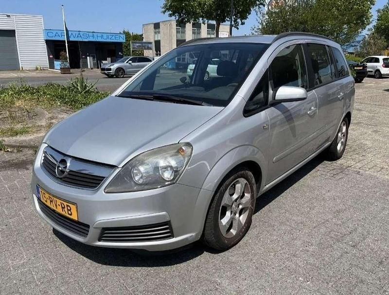Grijs Gebruikt 2005 Opel Zafira Enjoy MPV | € 2.850 (Iets duurder) - Afbeelding 1/4