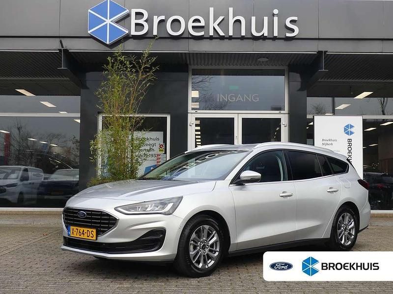 Grijs Occasion 2023 Ford Focus Titanium Stationwagen | € 21.400 (Goede deal) - Afbeelding 1/4