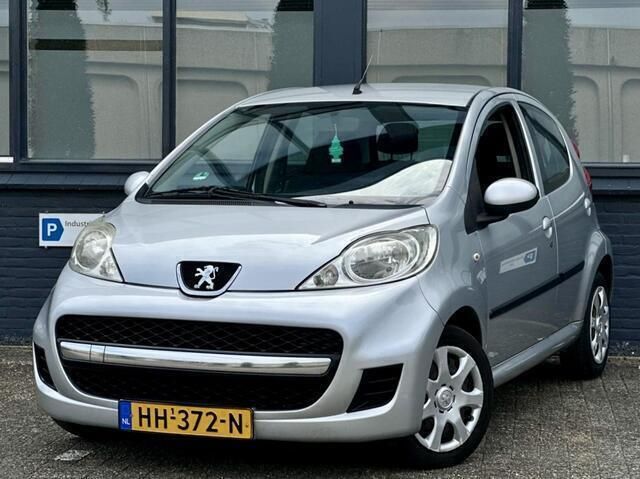 Grijs Gebruikt 2011 Peugeot 107 Hatchback | € 2.950 (Eerlijke prijs) - Afbeelding 1/4
