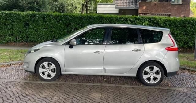 Occasion Renault Grand Scénic III 131 PK (96 kW) 2010 Grijs MPV