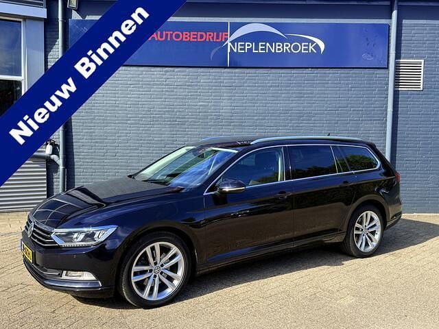 Zwart Gebruikt 2016 VW Passat Stationwagen | € 12.950 (Eerlijke prijs) - Afbeelding 1/4