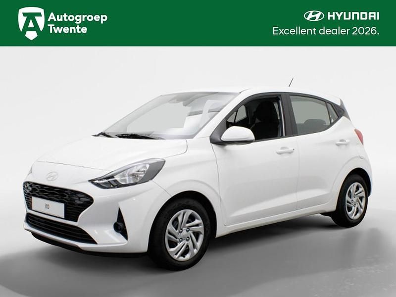 Atlas white Occasion 2024 Hyundai i10 Comfort Hatchback | € 16.750 (Eerlijke prijs) - Afbeelding 1/3