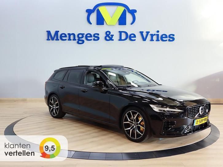 Zwart Occasion 2024 Volvo V60 Stationwagen | € 58.495 - Afbeelding 1/3
