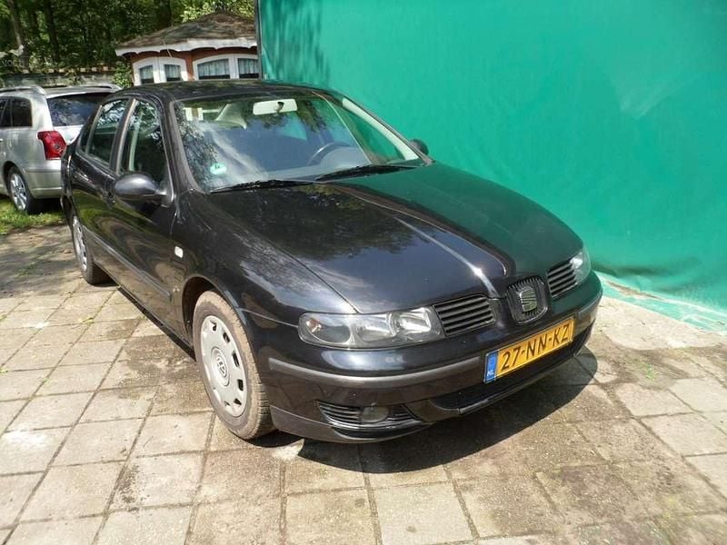 Zwart Gebruikt 2004 Seat Toledo Sport Sedan | € 399 (Goede deal) - Afbeelding 1/4