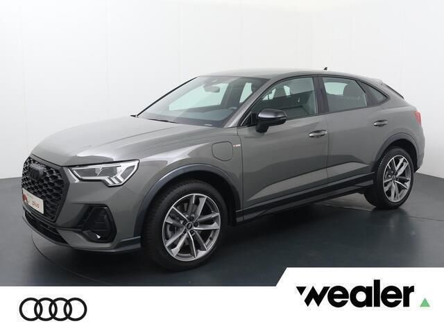 Grijs, metallic lak Gebruikt 2021 Audi Q3 Sportback Design SUV | € 40.840 (Goede deal) - Afbeelding 1/4