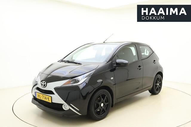Occasion Toyota Aygo X-play 69 PK (50 kW) 2015 Zwart Hatchback