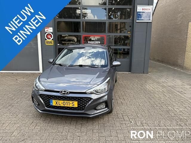 Grijs Gebruikt 2019 Hyundai i20 Comfort Hatchback | € 12.950 (Eerlijke prijs) - Afbeelding 1/4