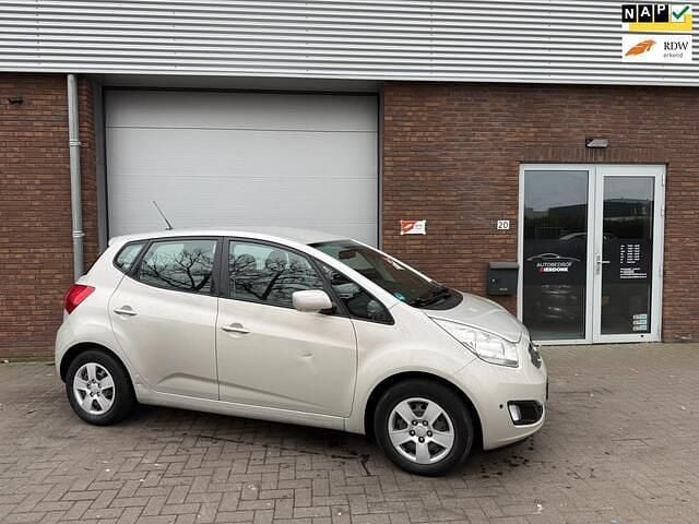 Grijs (metallic) Occasion 2010 Kia Venga Hatchback | € 6.499 (Goede deal) - Afbeelding 1/4